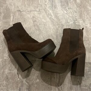 Elegant Dark Brown Platform Heeled Boots